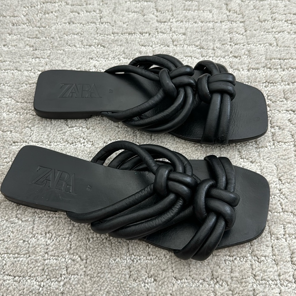 Zara Black Knotted Sandals